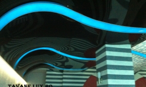 Tavan - material lucios montare in forma de onduleuri