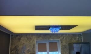 Tavane - material translucid imbinat cu material lucios 