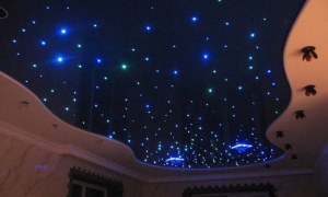 Tavan translucid iluminat cu efect 