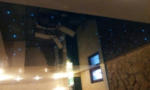 Tavan executat pentru sauna, iluminat cu fibra optica