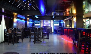 Tavan decorat cu spoturi